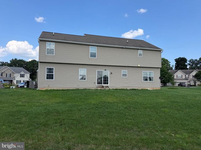 104 BELLOWS DR, Carlisle, PA 17015