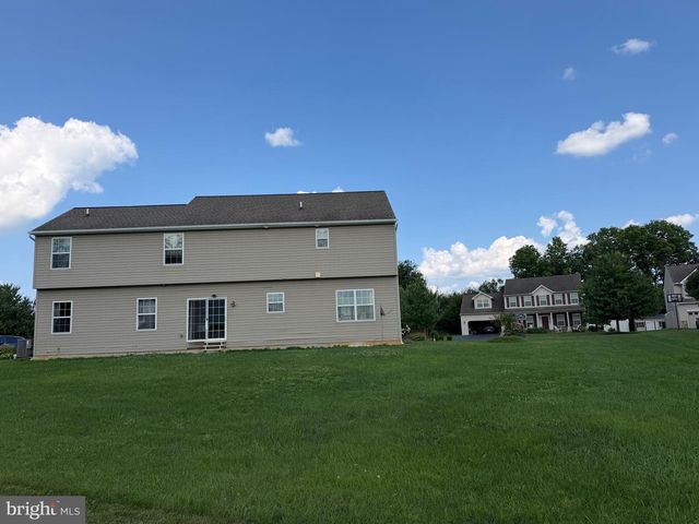 104 BELLOWS DR, Carlisle, PA 17015
