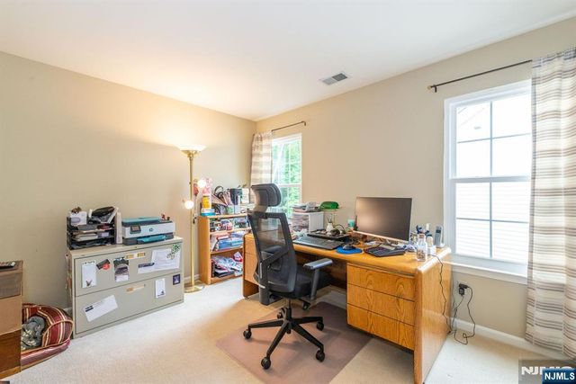 11 Burnham Drive, Pequannock Township, NJ 07444