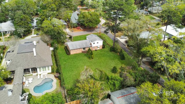 110 Fig Avenue, Fairhope, AL 36532