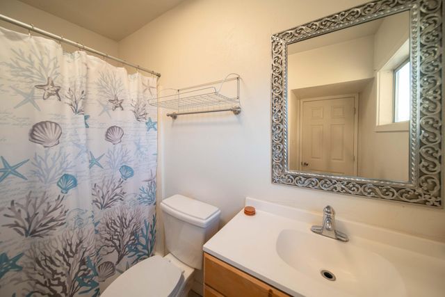 707 W Sonora Avenue, Tulare, CA 93274