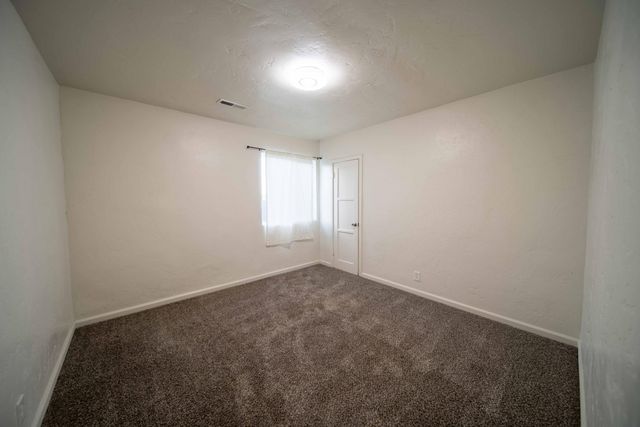 707 W Sonora Avenue, Tulare, CA 93274