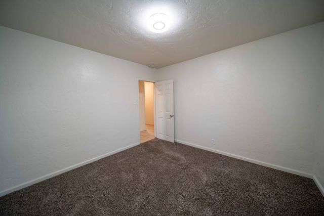 707 W Sonora Avenue, Tulare, CA 93274