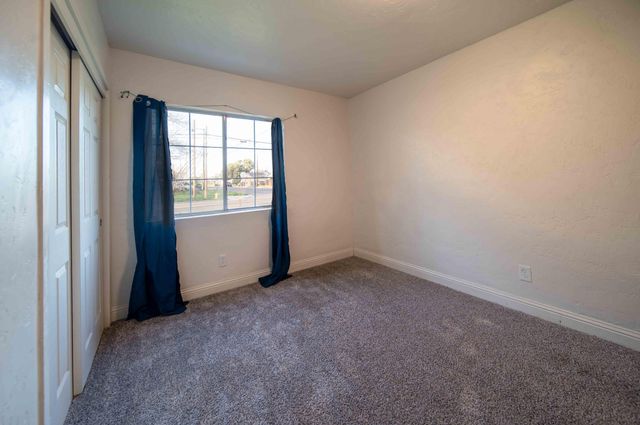 707 W Sonora Avenue, Tulare, CA 93274