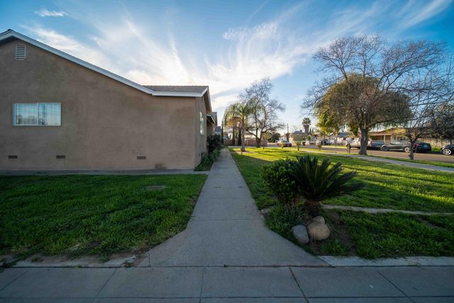 707 W Sonora Avenue, Tulare, CA 93274