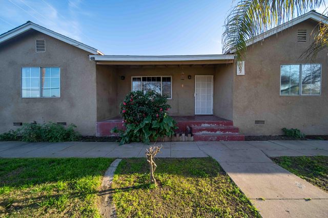 707 W Sonora Avenue, Tulare, CA 93274