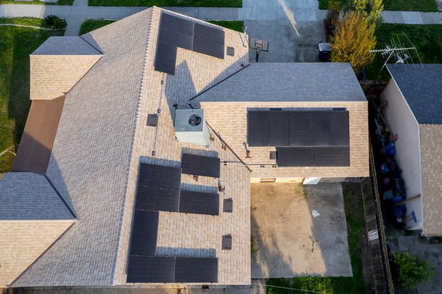 707 W Sonora Avenue, Tulare, CA 93274