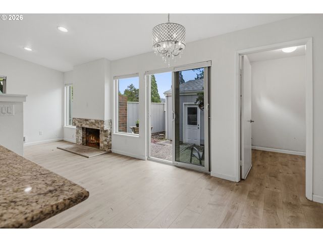 1397 BONNIEBRAE Dr, Lake Oswego, OR 97034