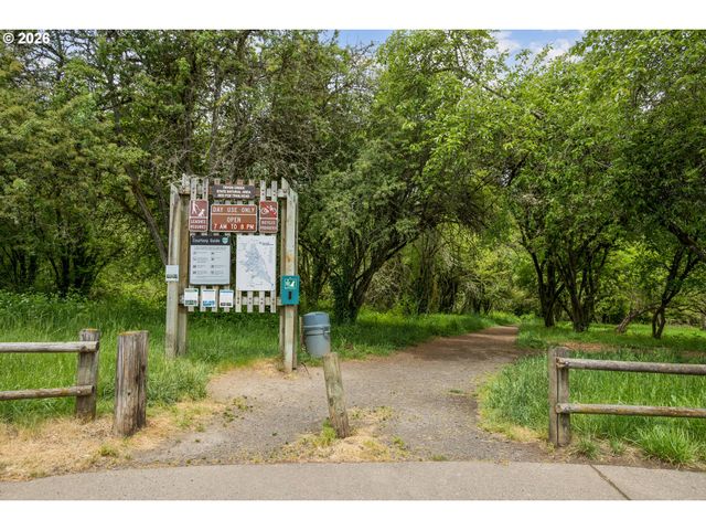 1397 BONNIEBRAE Dr, Lake Oswego, OR 97034
