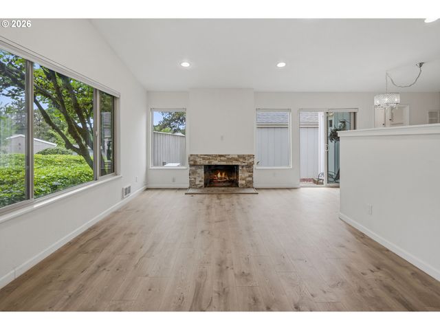 1397 BONNIEBRAE Dr, Lake Oswego, OR 97034