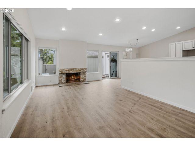 1397 BONNIEBRAE Dr, Lake Oswego, OR 97034
