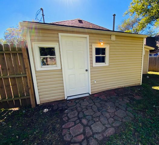 925 W Mount Vernon Street, Springfield, MO 65806