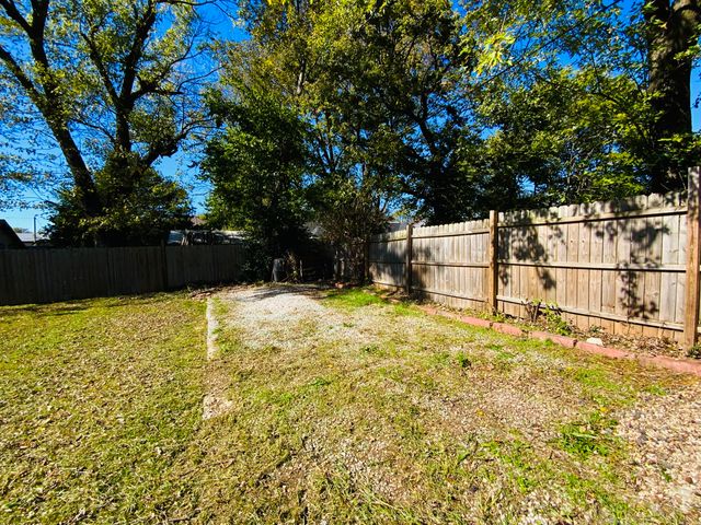 925 W Mount Vernon Street, Springfield, MO 65806