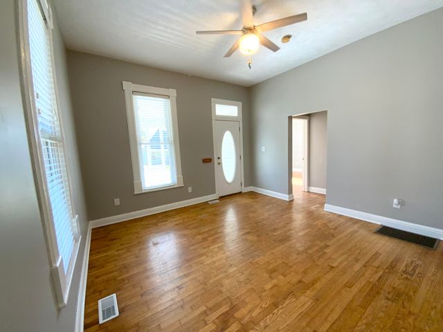 925 W Mount Vernon Street, Springfield, MO 65806