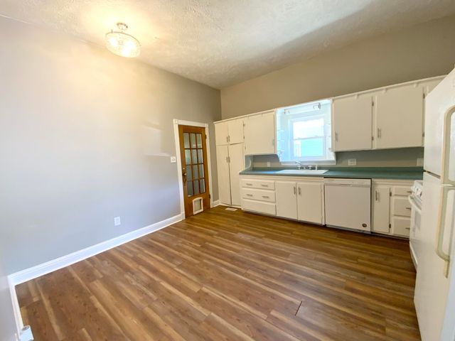 925 W Mount Vernon Street, Springfield, MO 65806