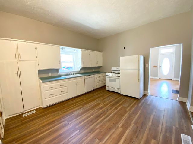 925 W Mount Vernon Street, Springfield, MO 65806