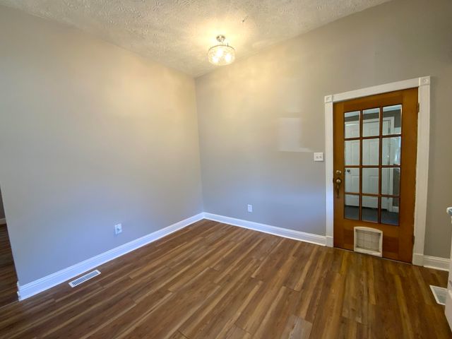 925 W Mount Vernon Street, Springfield, MO 65806