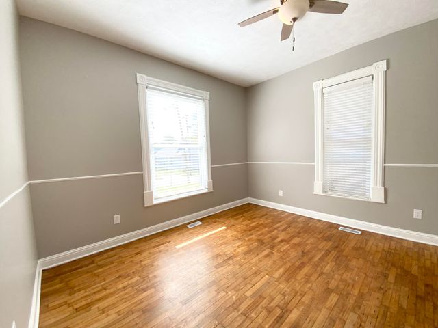 925 W Mount Vernon Street, Springfield, MO 65806