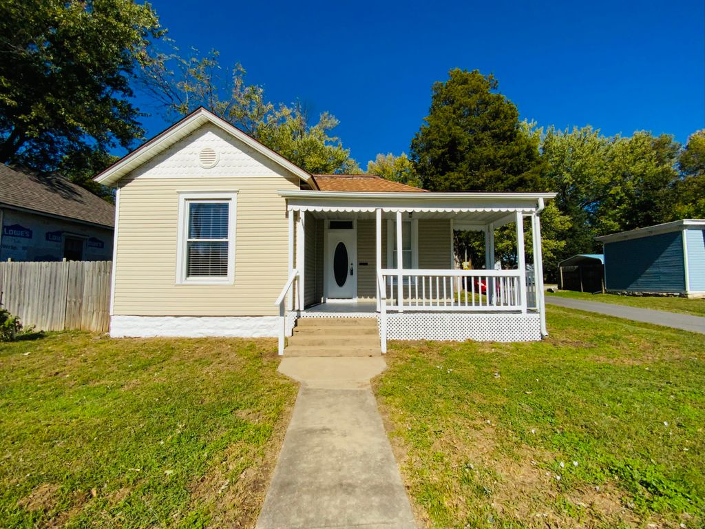 925 W Mount Vernon Street, Springfield, MO 65806