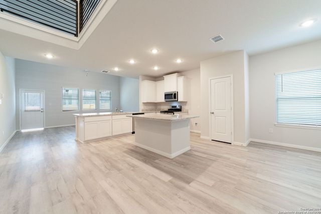 100 Jessica Knoll, San Antonio, TX 78253