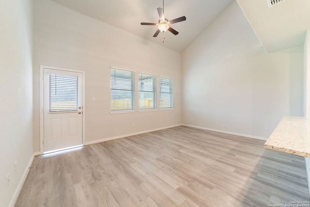 100 Jessica Knoll, San Antonio, TX 78253