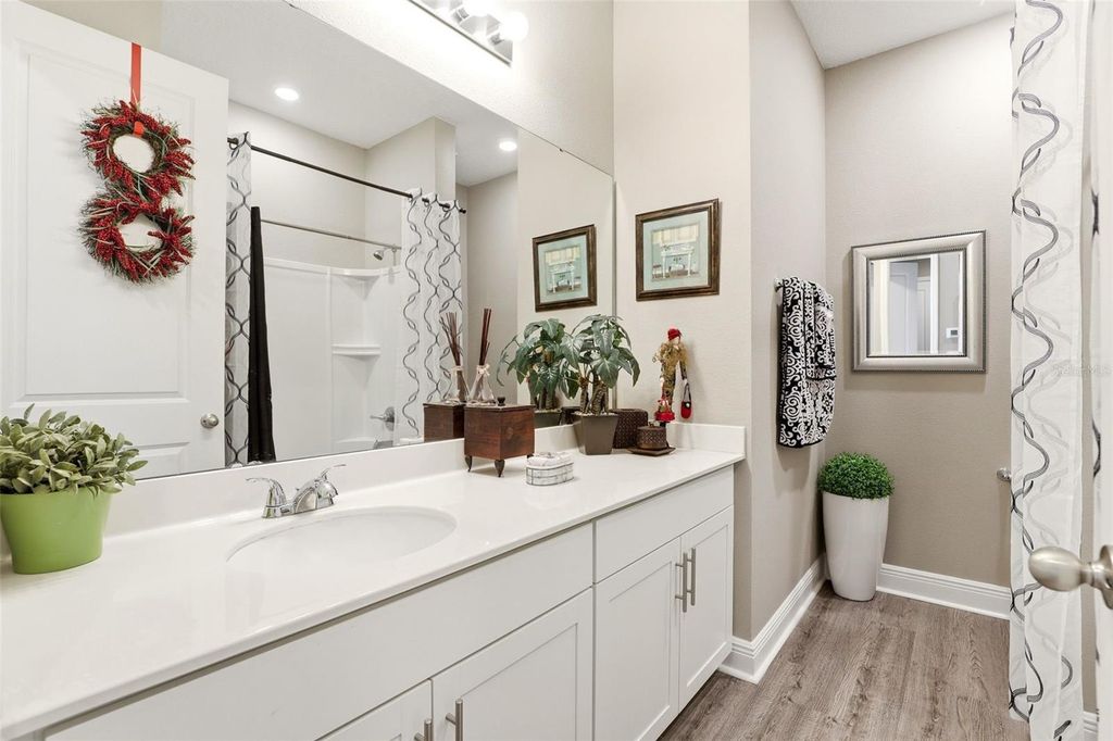 Image 19 of property listing at 5256 MEADOW SONG DRIVE, Okahumpka, FL 34762