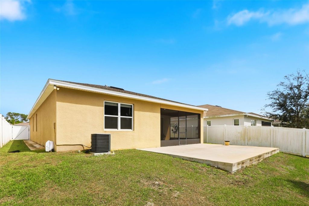 Image 30 of property listing at 5256 MEADOW SONG DRIVE, Okahumpka, FL 34762