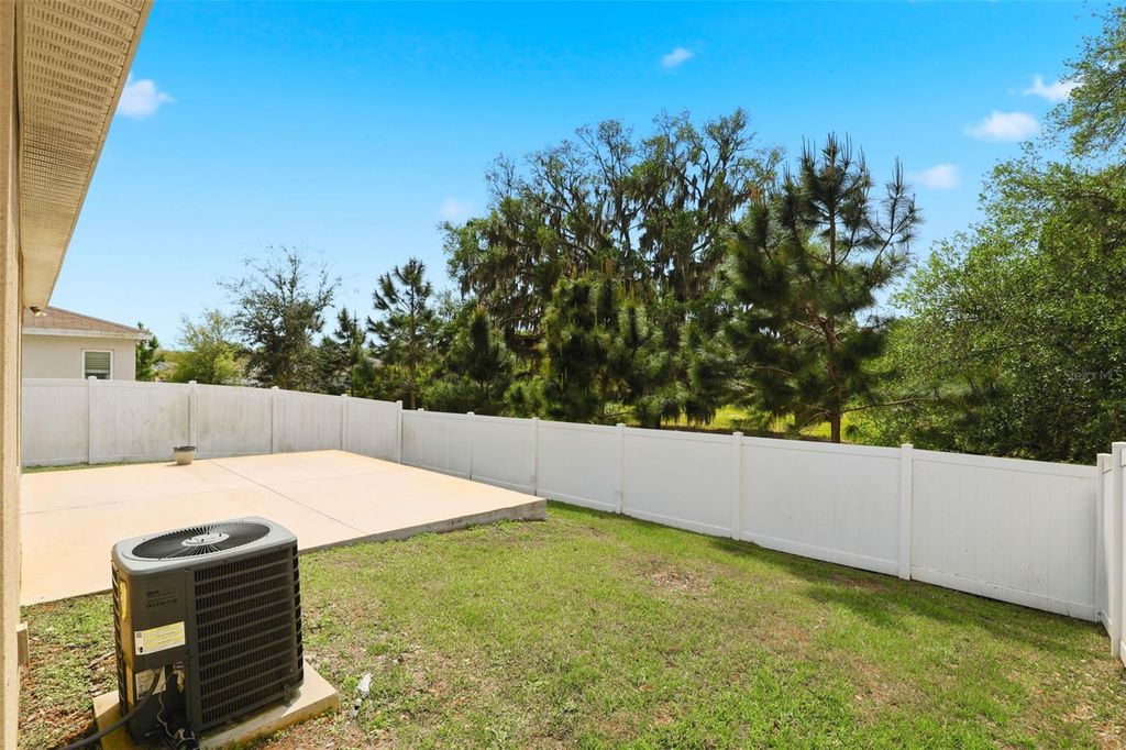 Image 31 of property listing at 5256 MEADOW SONG DRIVE, Okahumpka, FL 34762