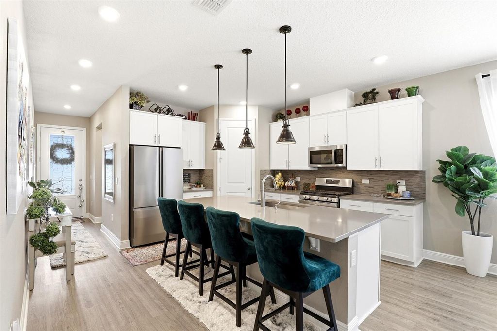 Image 5 of property listing at 5256 MEADOW SONG DRIVE, Okahumpka, FL 34762