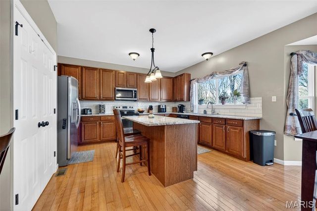 42 Riverdell Court, Wentzville, MO 63385