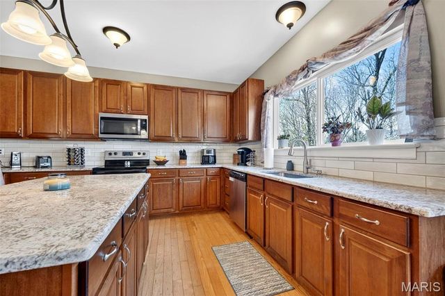 42 Riverdell Court, Wentzville, MO 63385