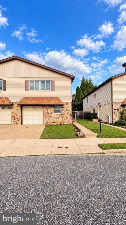 9109 DIPLOMAT PL, Philadelphia, PA 19115