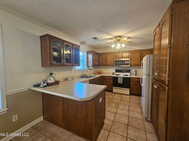 1495 Holly Springs Road, Hernando, MS 38632