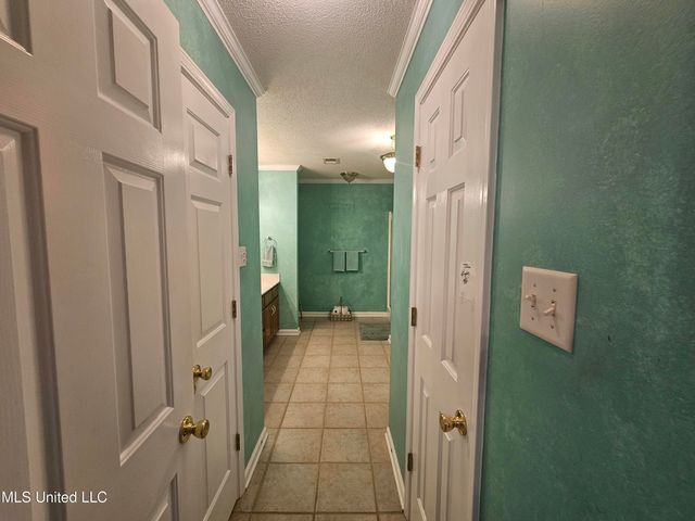 1495 Holly Springs Road, Hernando, MS 38632