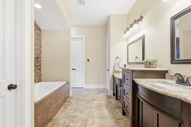 11236 Brady Oaks Court, Fort Worth, TX 76135