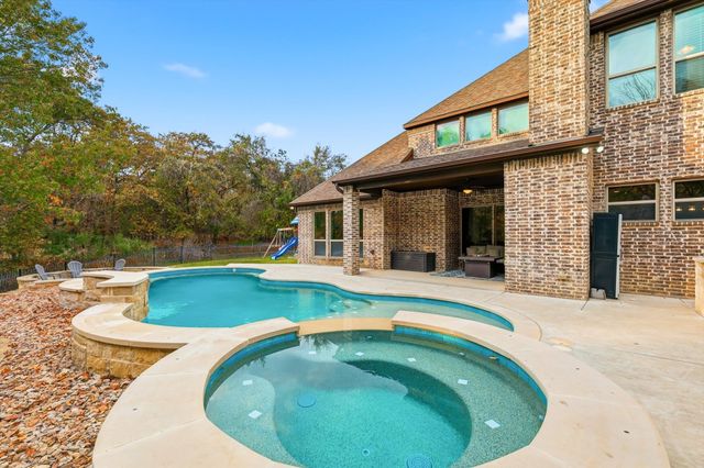 11236 Brady Oaks Court, Fort Worth, TX 76135