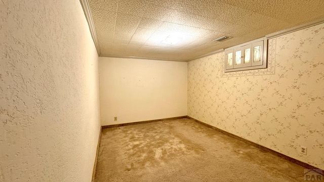 2127 Ridgewood Ln, Pueblo, CO 81005