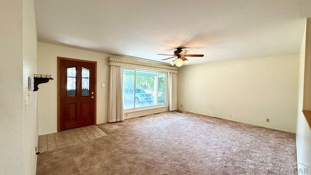 2127 Ridgewood Ln, Pueblo, CO 81005