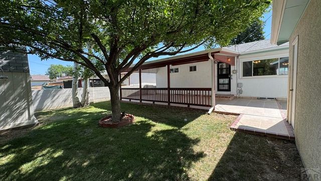 2127 Ridgewood Ln, Pueblo, CO 81005
