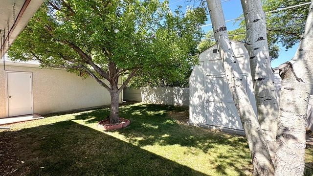 2127 Ridgewood Ln, Pueblo, CO 81005