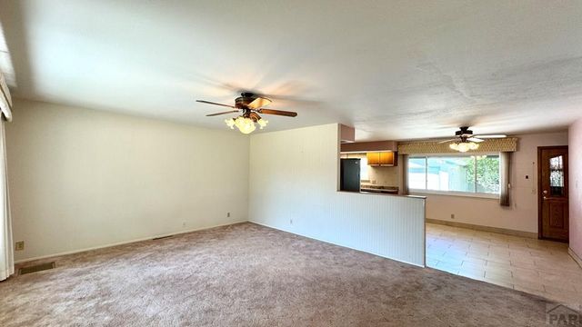 2127 Ridgewood Ln, Pueblo, CO 81005