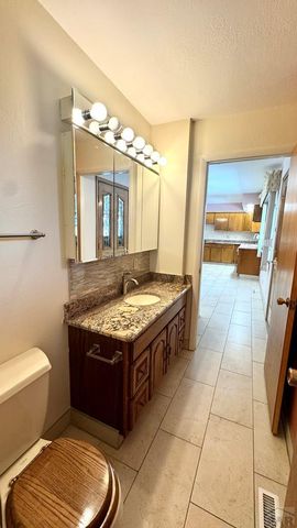 2127 Ridgewood Ln, Pueblo, CO 81005