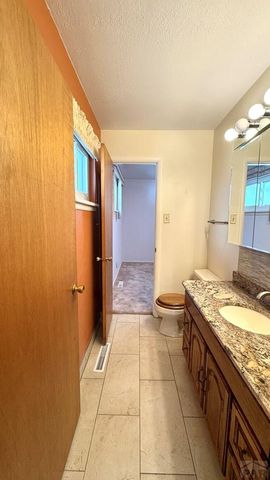 2127 Ridgewood Ln, Pueblo, CO 81005