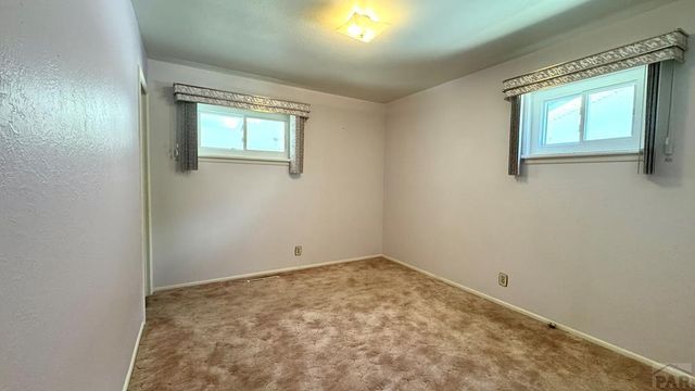 2127 Ridgewood Ln, Pueblo, CO 81005