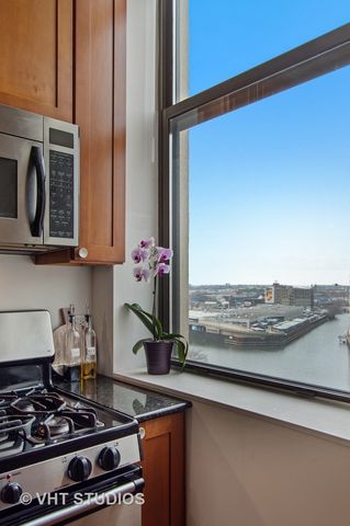 758 N Larrabee Street 712, Chicago, IL 60654