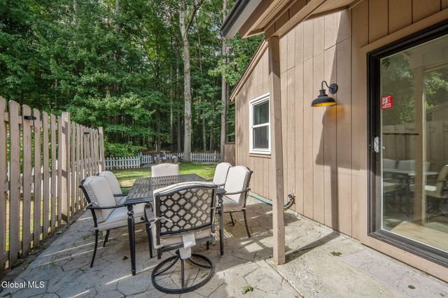89 Arrow Wood Place, Malta, NY 12020
