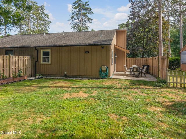 89 Arrow Wood Place, Malta, NY 12020