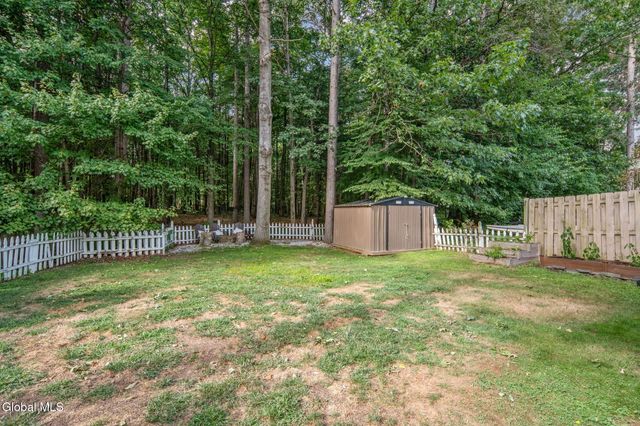 89 Arrow Wood Place, Malta, NY 12020