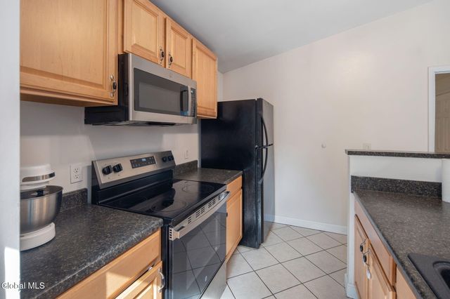 89 Arrow Wood Place, Malta, NY 12020