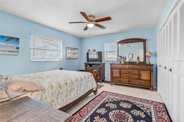 7128 W COUNTRY CLUB DRIVE N, Sarasota, FL 34243